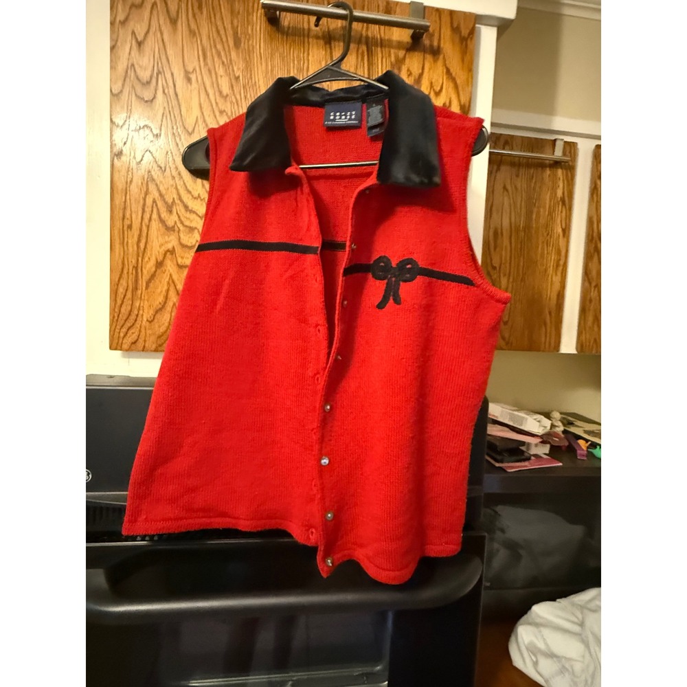 Crazy Horse Liz Claiborne Red Knit Vest Black Satin Collar Bow Button Front L
